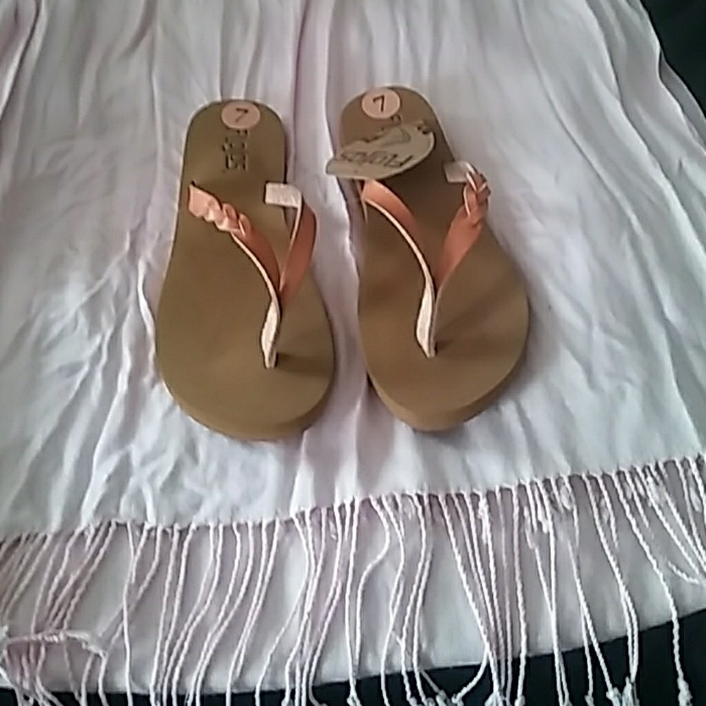 Brand new flojos flip flop.